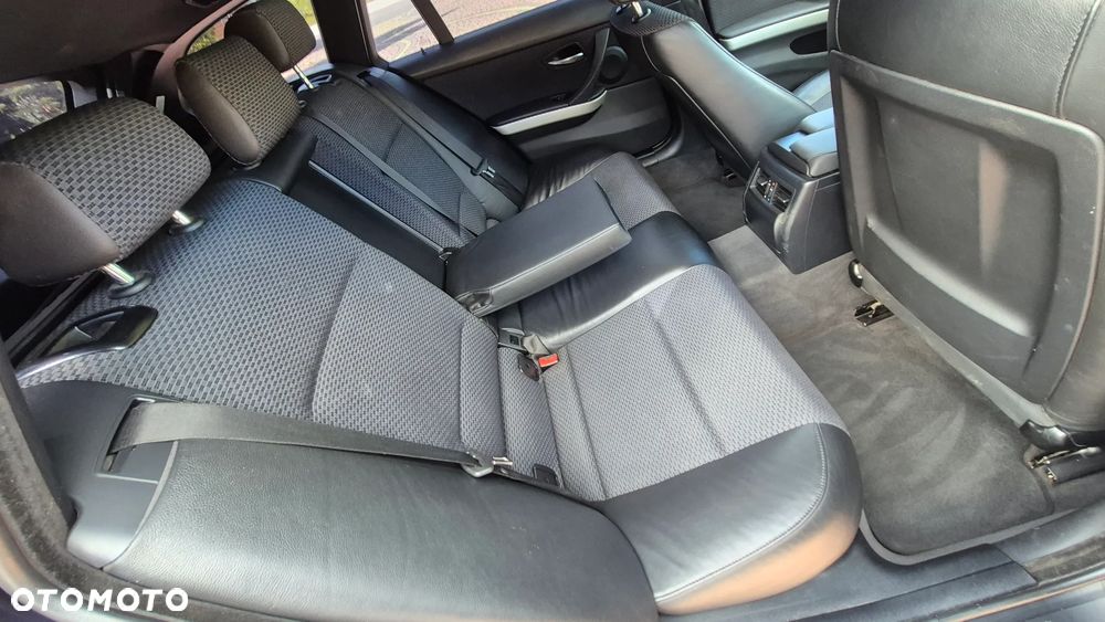 BMW Seria 3 320d xDrive - 12