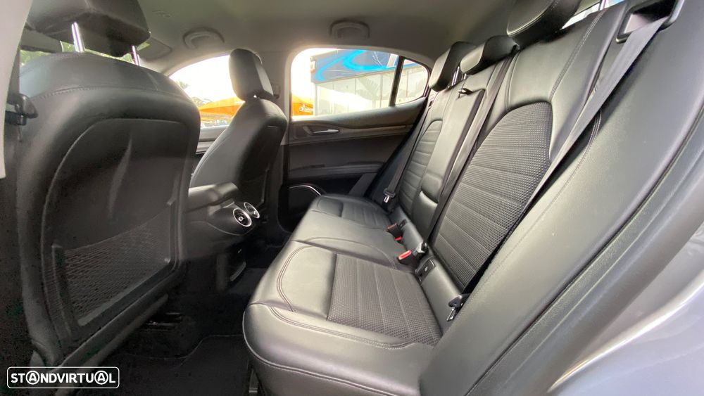 Alfa Romeo Stelvio 2.2 D Super AT8 - 23