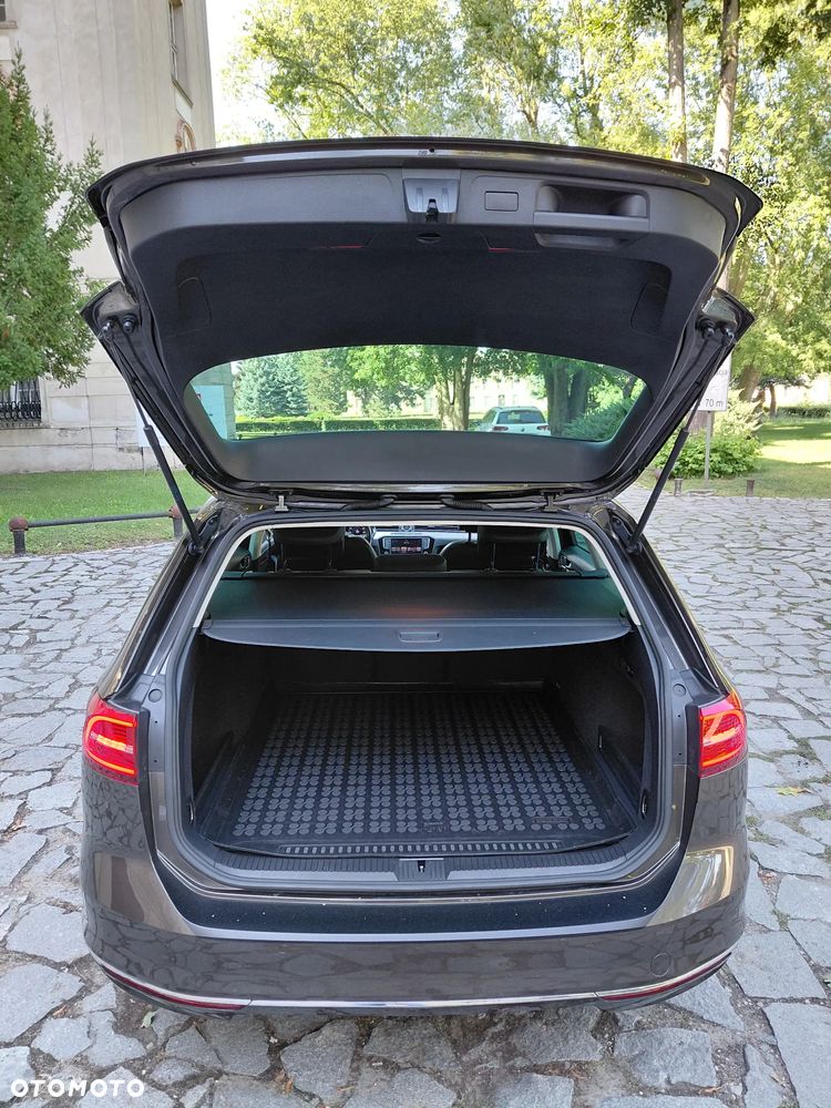 Volkswagen Passat 2.0 TDI (BlueMotion Technology) Highline - 36