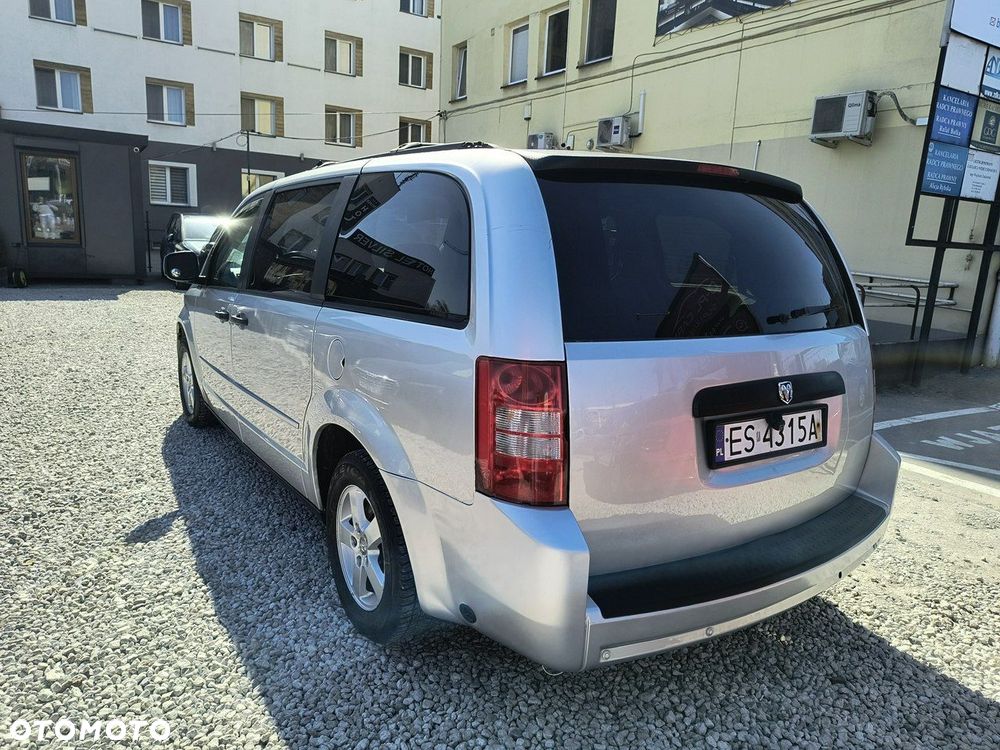Dodge Caravan - 7