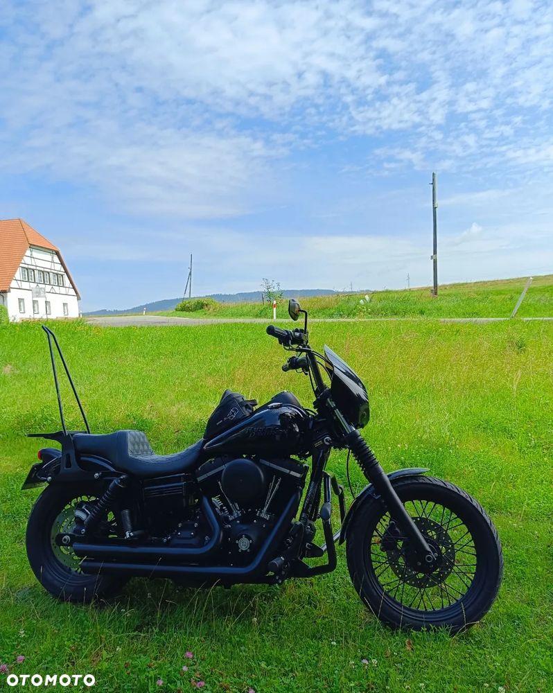 Harley-Davidson Dyna Street Bob - 13
