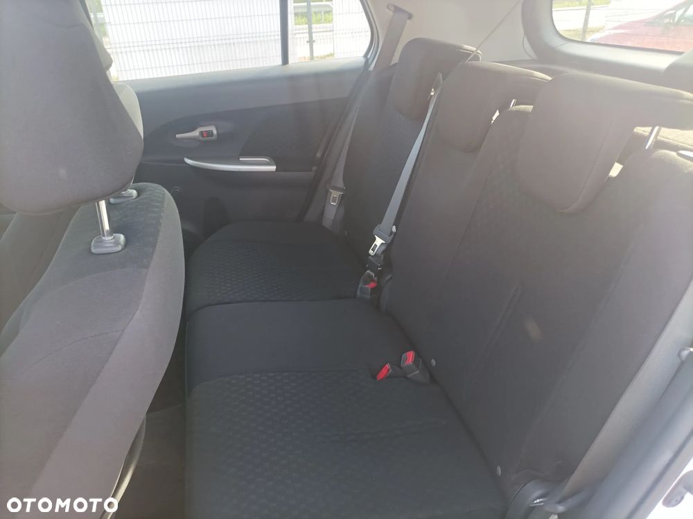 Toyota Urban Cruiser 1.4 D-4D 4x4 Life - 17
