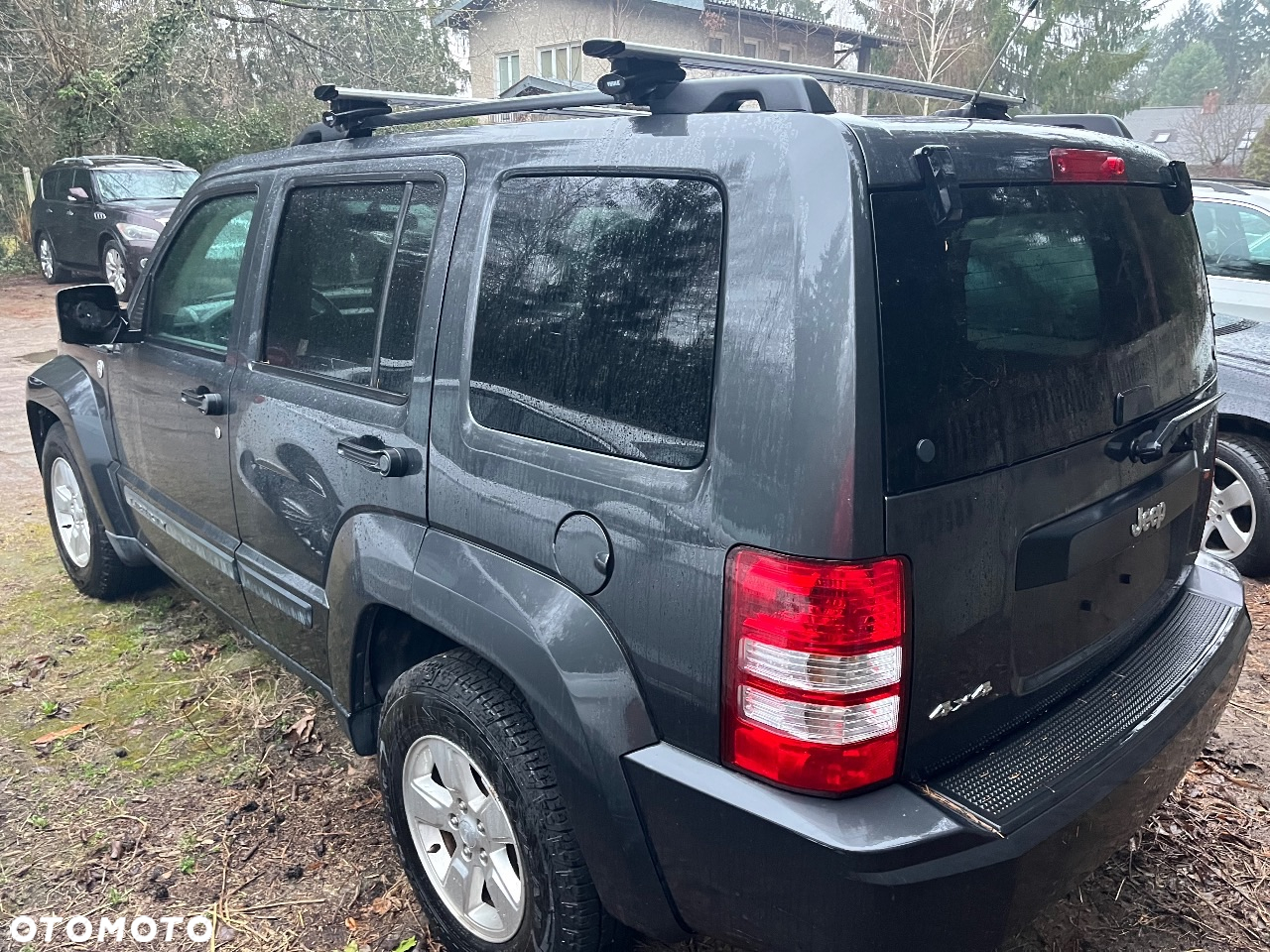 Jeep Liberty - 4
