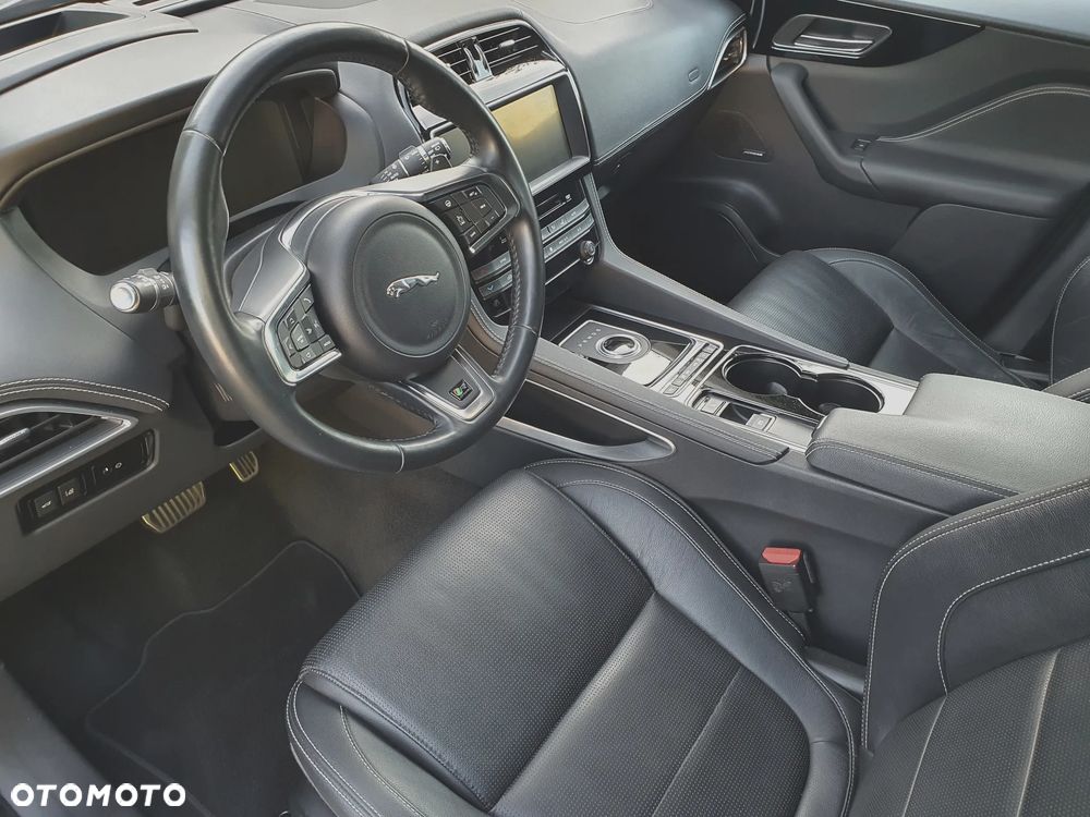 Jaguar F-Pace 20d AWD R-Sport - 9