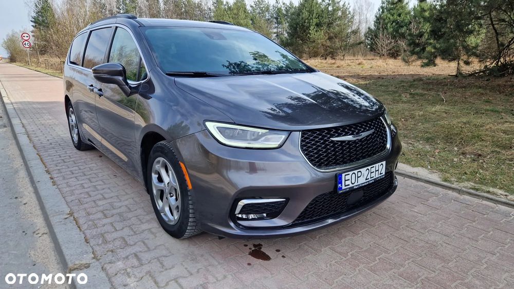 Chrysler Pacifica - 3