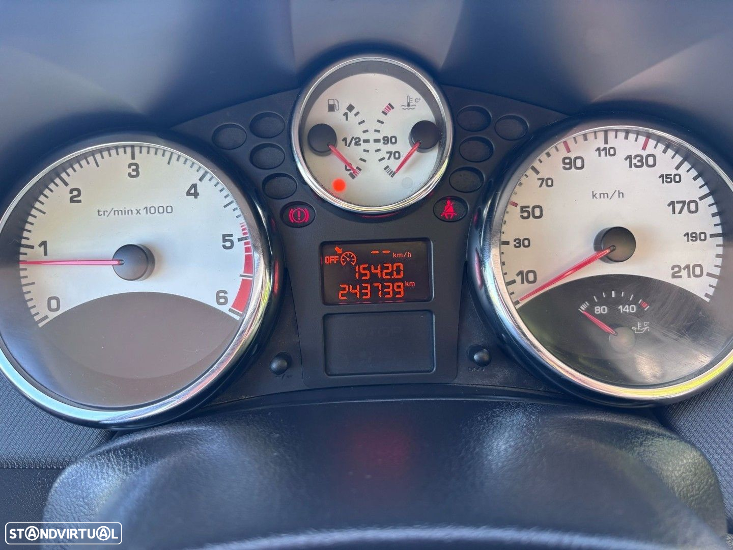 Peugeot 207 CC 1.6 HDi FAP - 13