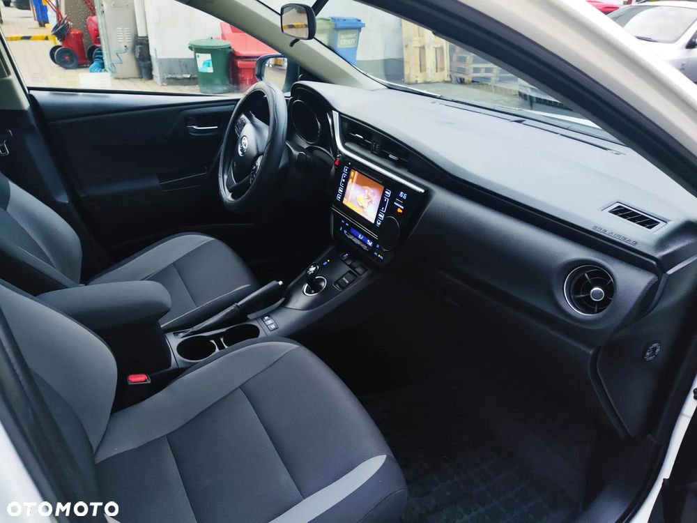 Toyota Auris Hybrid 135 Premium - 18