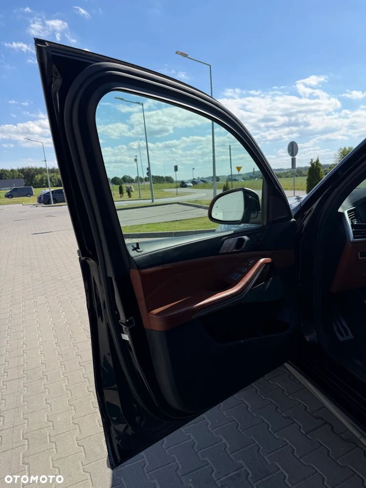 BMW X7 M50i sport - 12