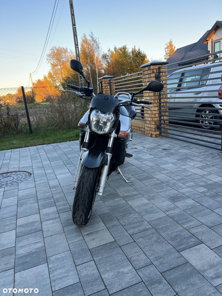 Suzuki GSR - 3