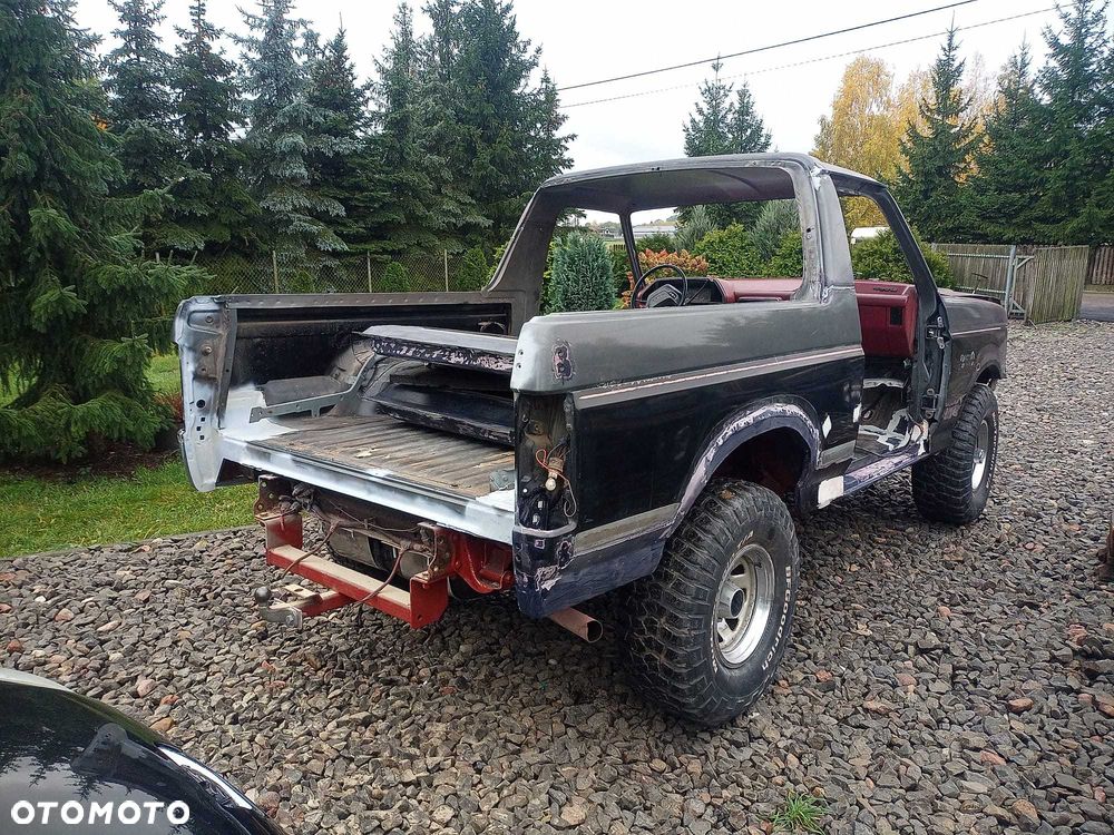Ford Bronco - 5