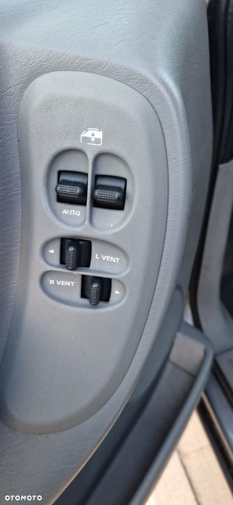 Chrysler Grand Voyager 2.8 CRD Automatik Limited - 23