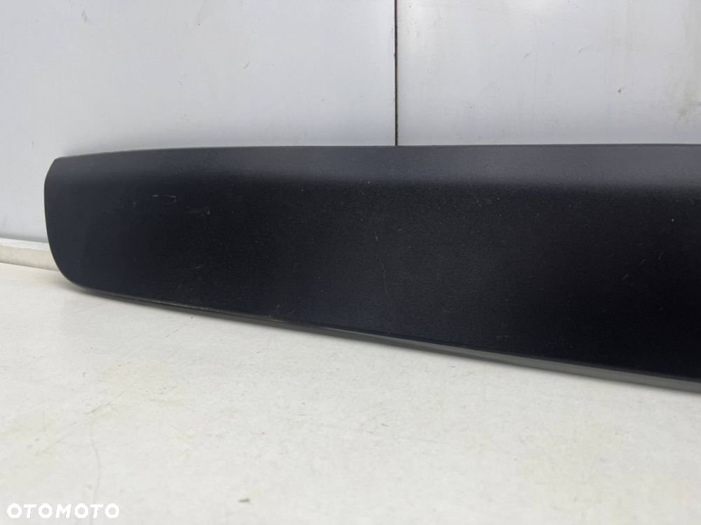 Listwa Toyota RAV4 V 19r.- blenda nakładka dolna klapy bagażnika 76802-42140 76812-42100 - 4
