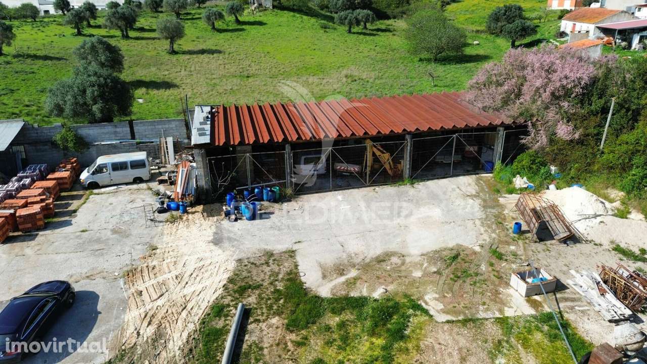 Armazém comercial com terreno, São Pedro / Alcanena - Grande imagem: 4/19