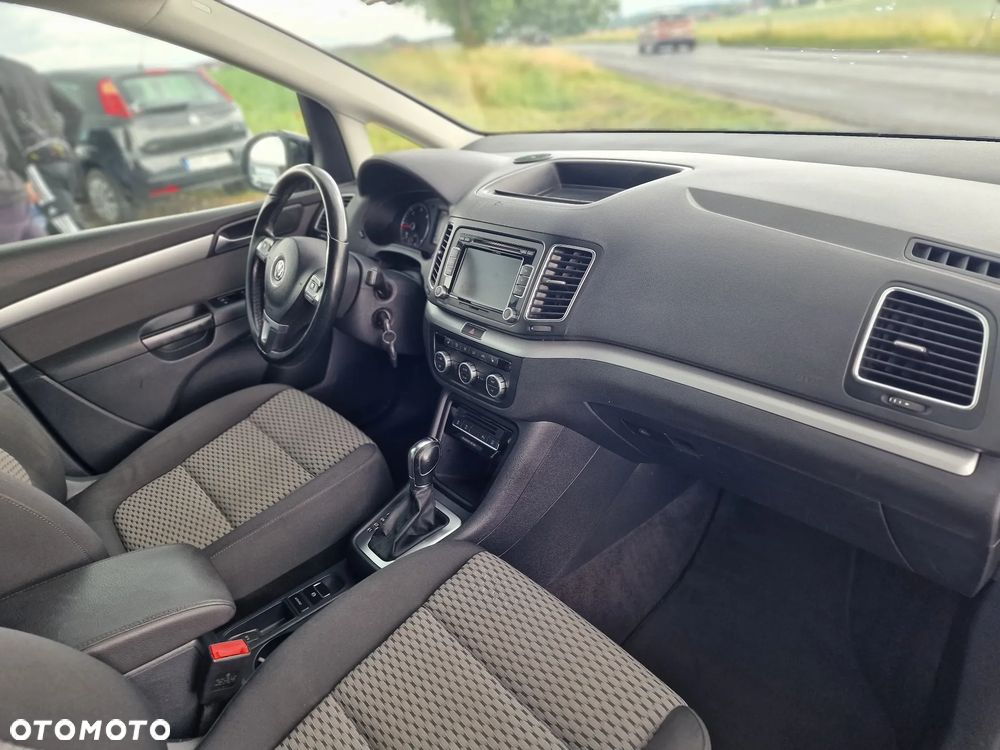 Volkswagen Sharan 2.0 TDI DSG BlueMotion Technology Comfortline - 25