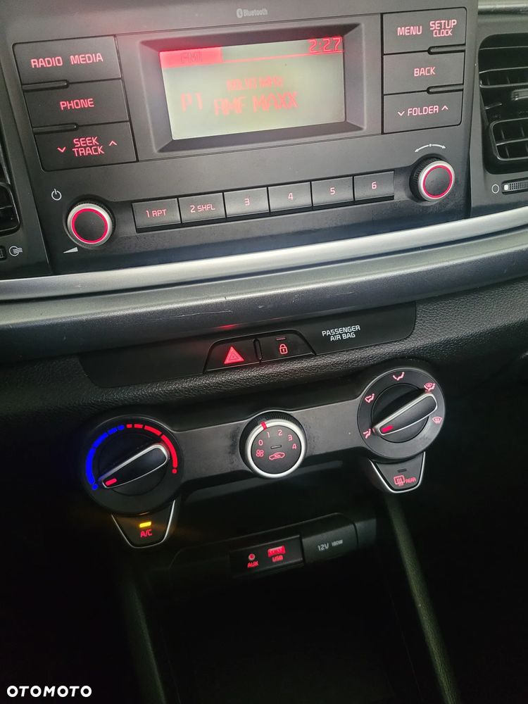 Kia Rio - 23