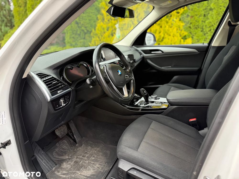 BMW X3 xDrive20i Advantage - 8
