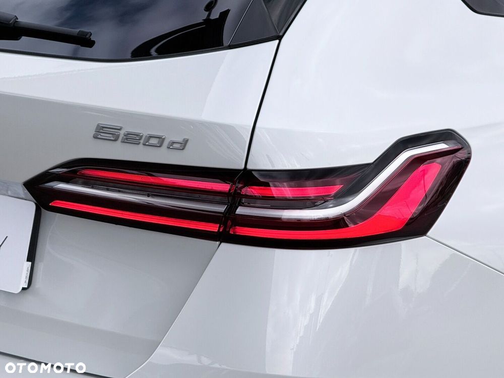 BMW Seria 5 520d xDrive mHEV M Sport - 10