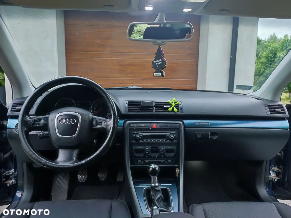 Audi A4 Limousine - 6