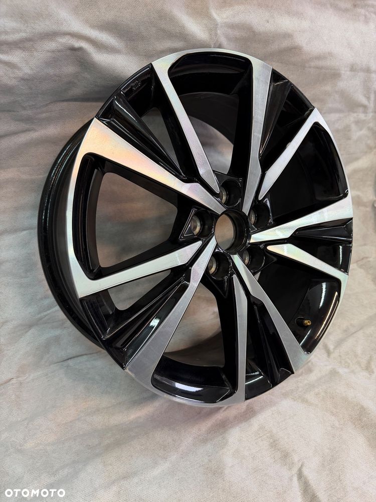 TOYOTA CH-R II RAV4 HYBRID 7x18 ET35 5x114,3 - 2