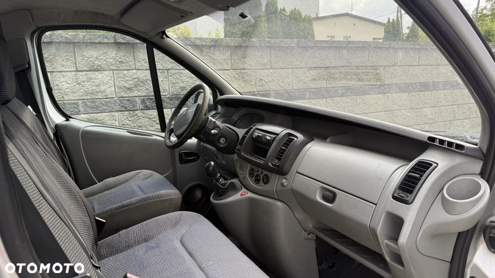 Renault TRAFIC - 1