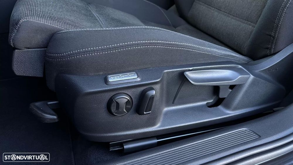 VW Passat 2.0 TDI Confortline - 17