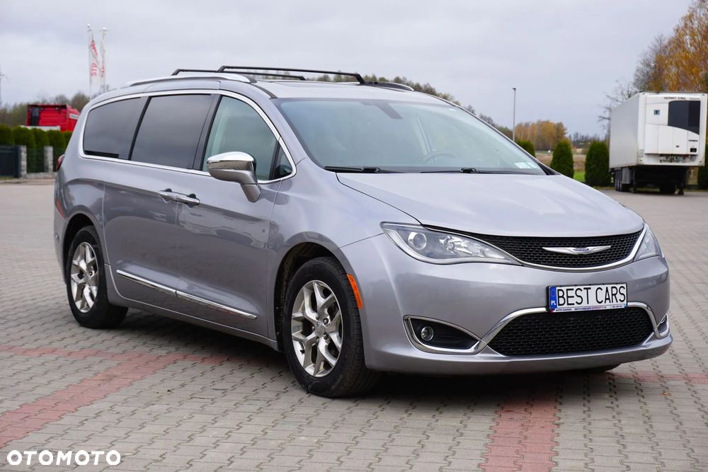 Chrysler Pacifica - 3