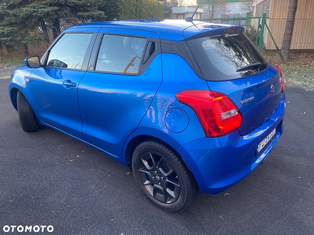 Suzuki Swift 1.2 Dualjet Hybrid MT Club - 4