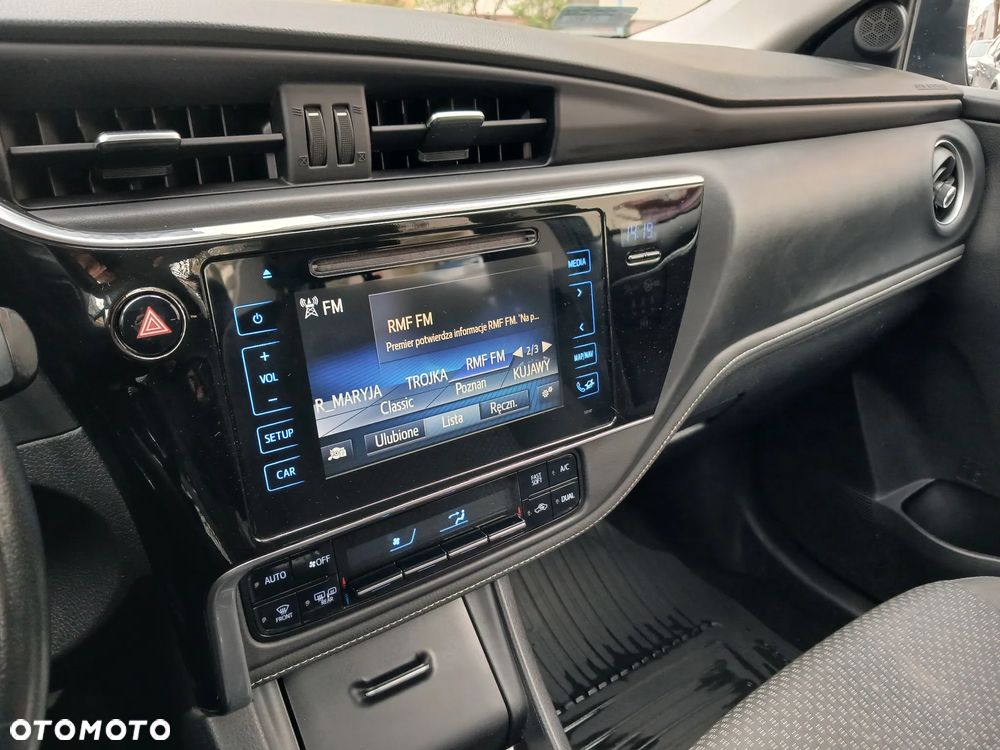 Toyota Corolla 1.6 Comfort - 14