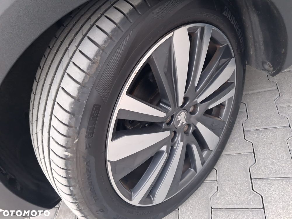 Peugeot 3008 PureTech 130 Stop & Start GPF Allure Business-Paket - 12