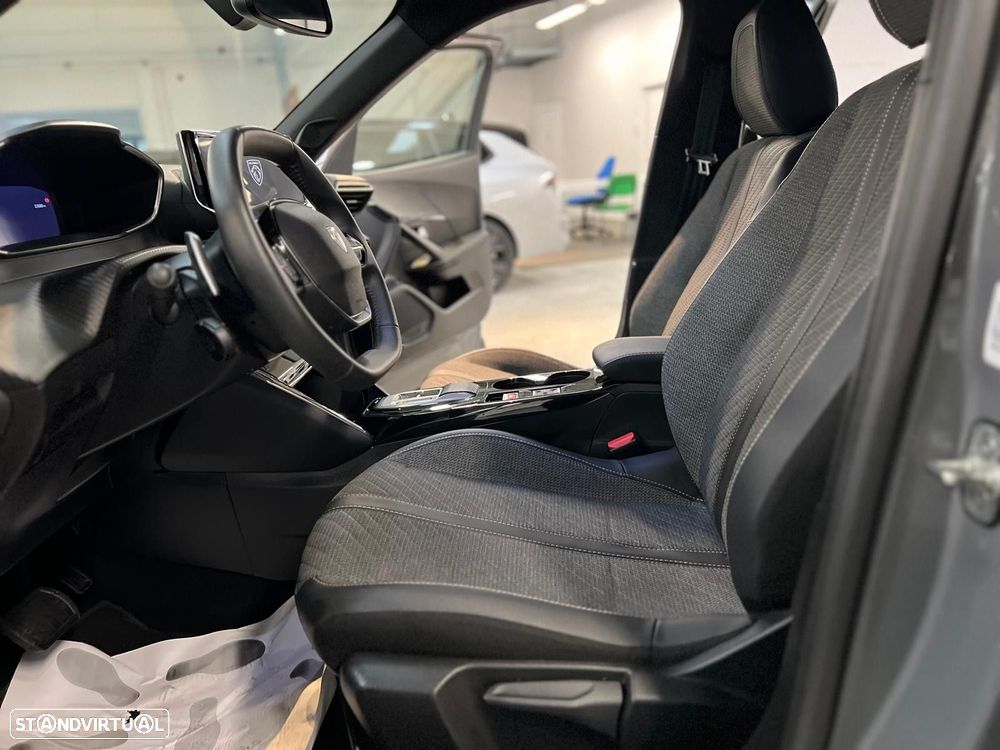 Peugeot 2008 1.2 Hybrid Allure e-DCS6 - 11