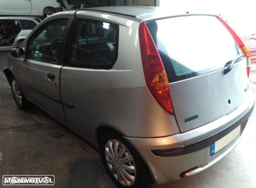 Fiat Punto 1.9 JTD de 2000 para peças - 3