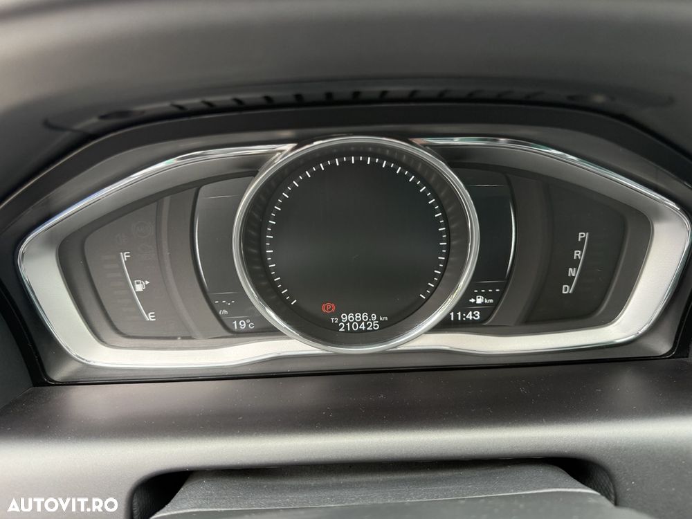 Volvo XC 60 D4 Momentum Pro - 21