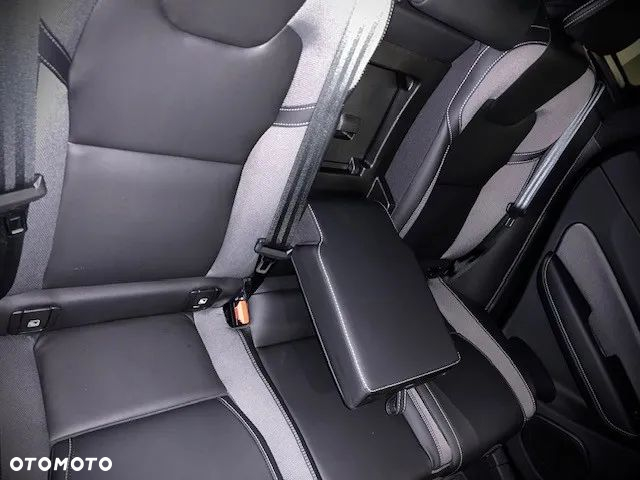 Volvo XC 60 B5 B AWD R-Design - 22