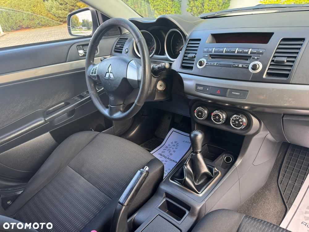 Mitsubishi Lancer 1.6 Invite - 23