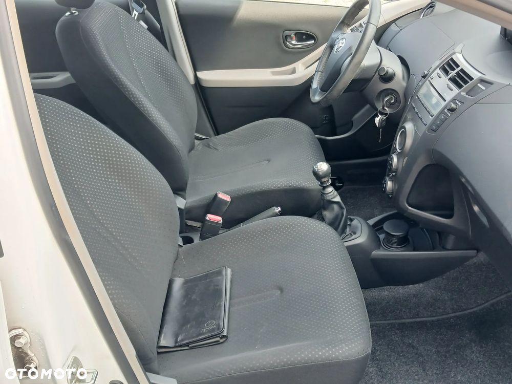 Toyota Yaris 1.33 VVT-i Executive - 16