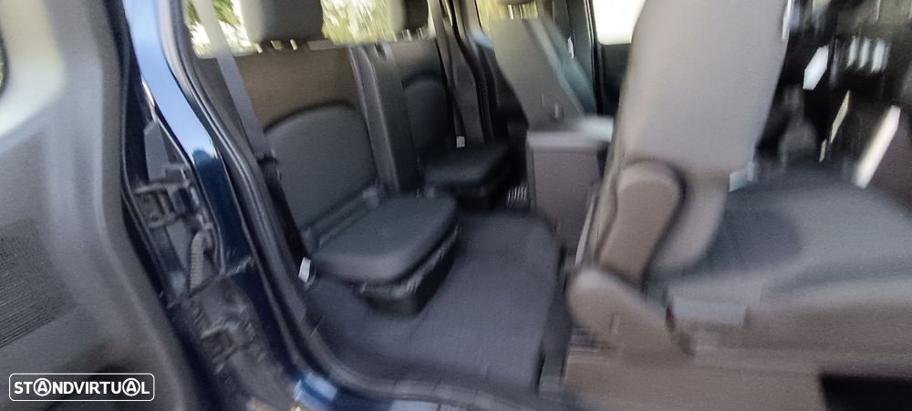Nissan Navara 2.5 dCi KC SE 4WD - 5