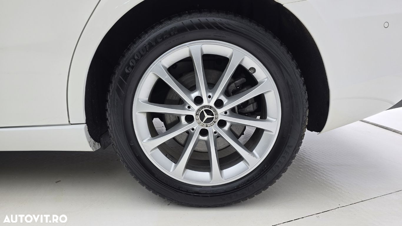 Mercedes-Benz A - 22