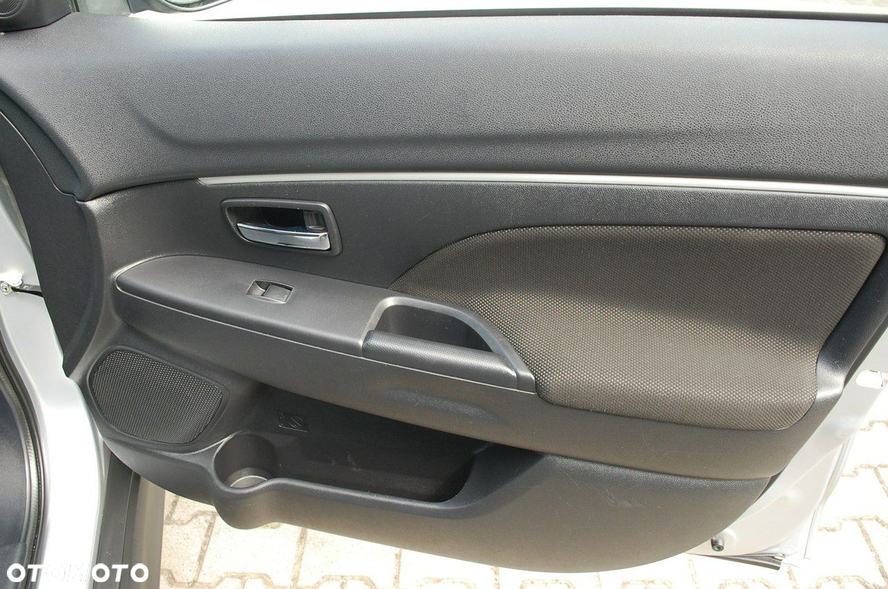 Mitsubishi ASX - 30