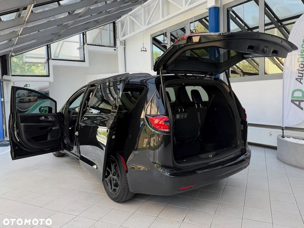Chrysler Pacifica - 10