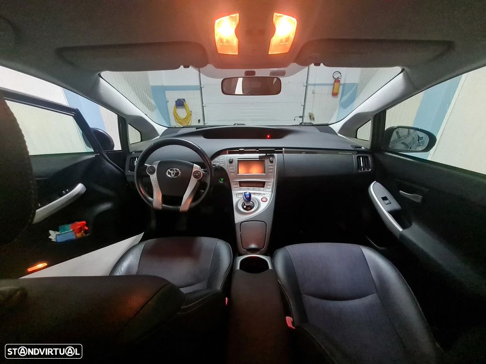 Toyota Prius 1.8 Plug-In - 8