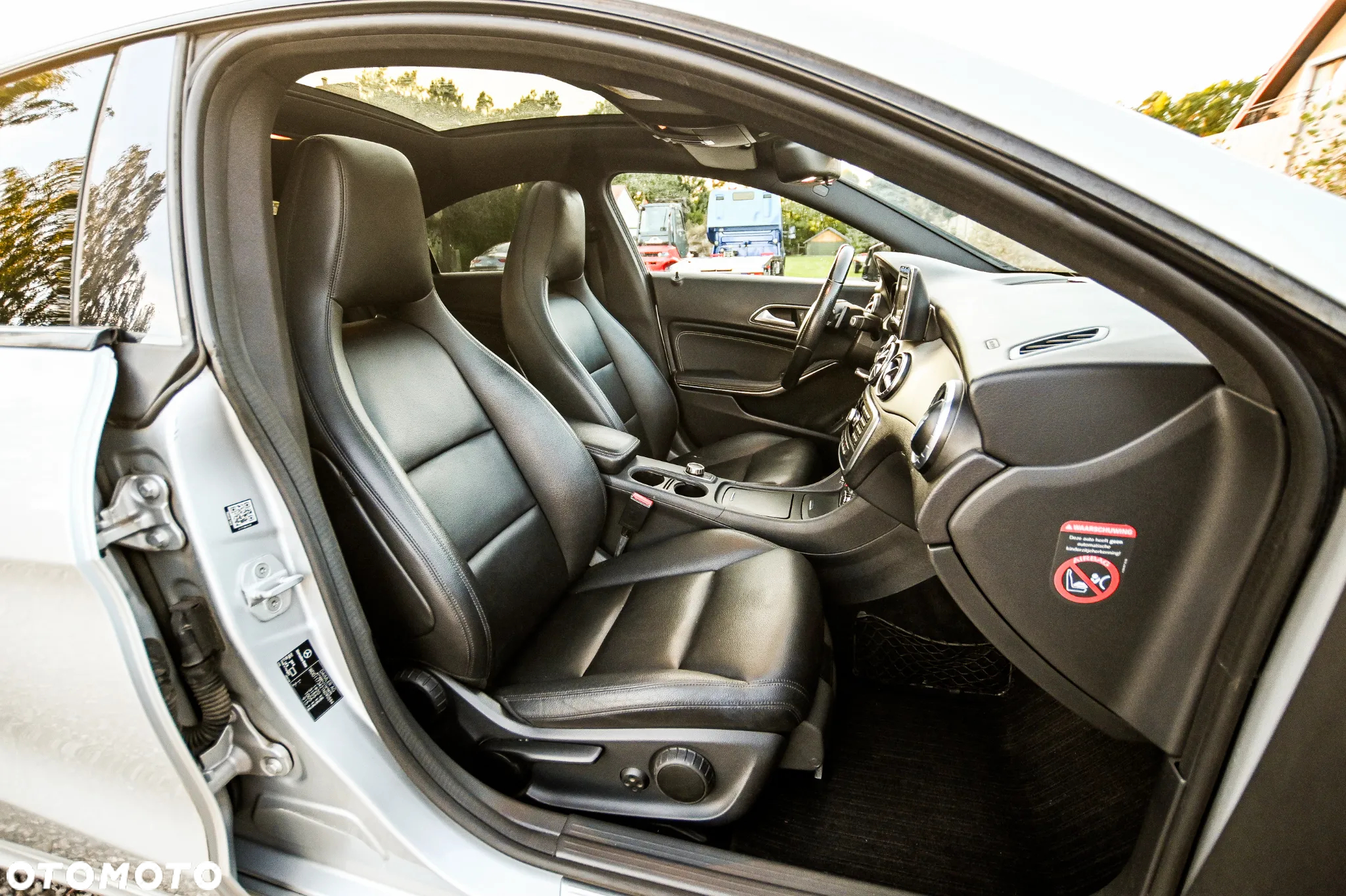 Mercedes-Benz CLA 180 7G-DCT - 22