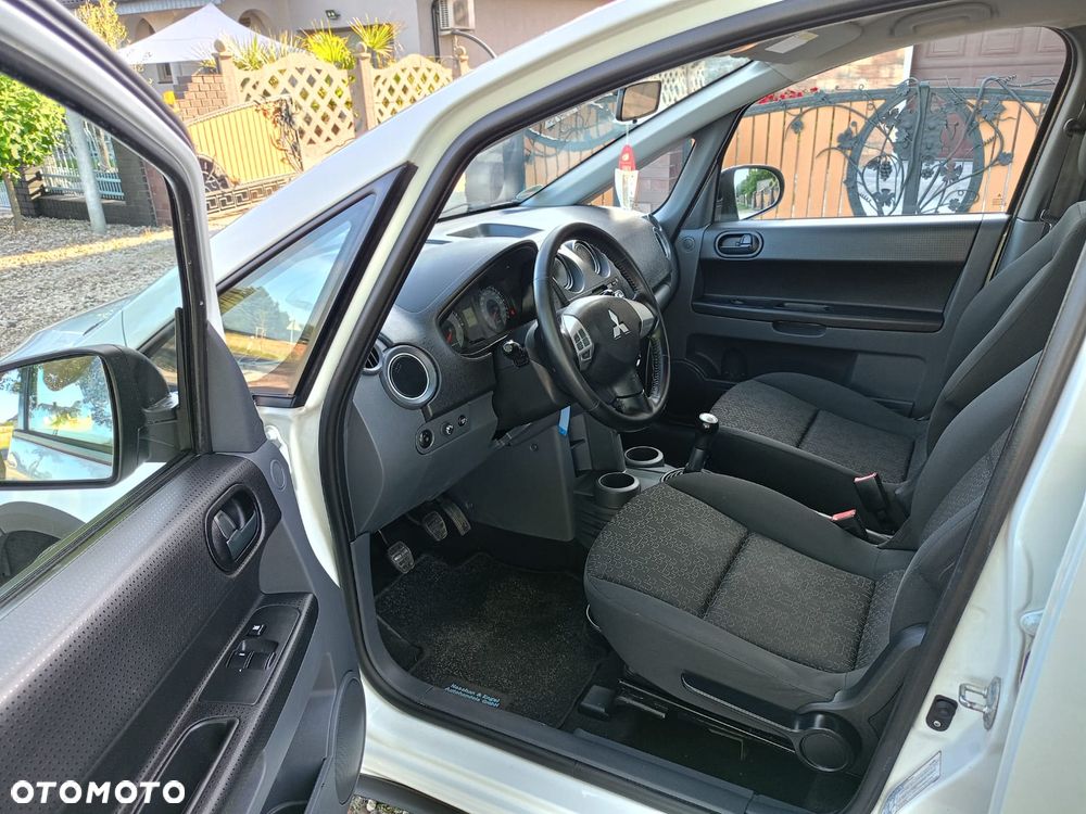 Mitsubishi Colt - 9
