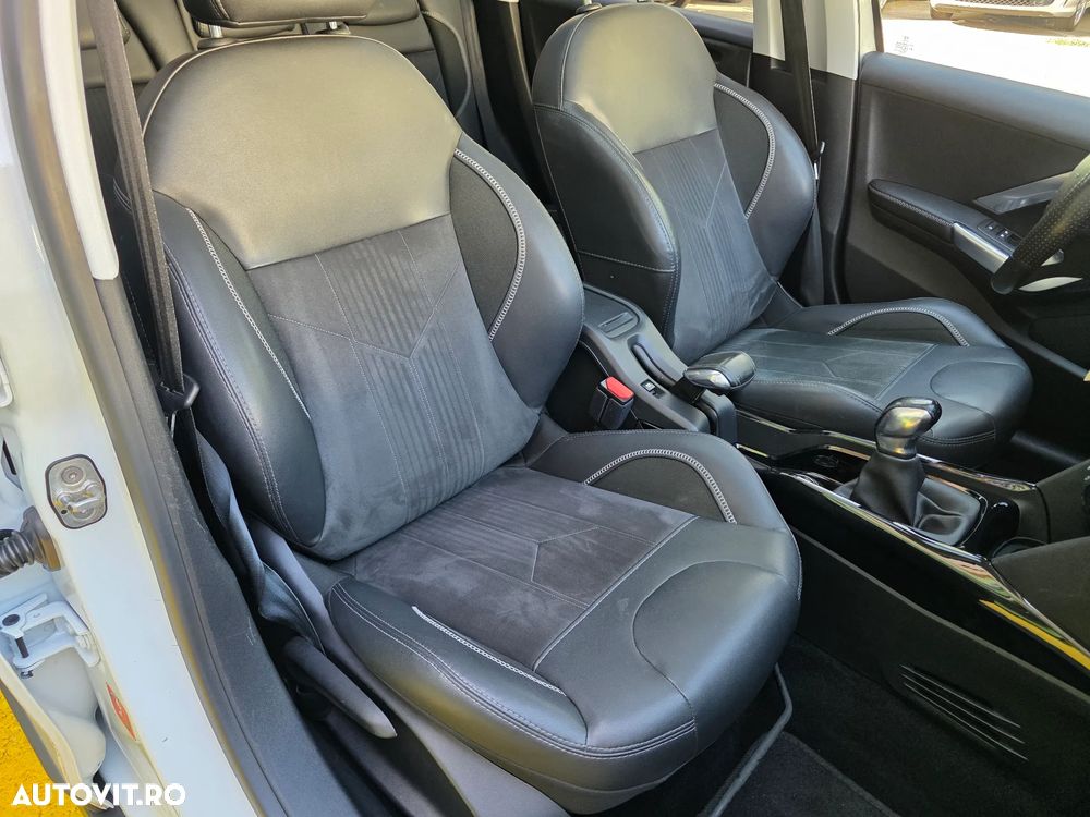 Peugeot 2008 1.2 PureTech Turbo Allure - 14