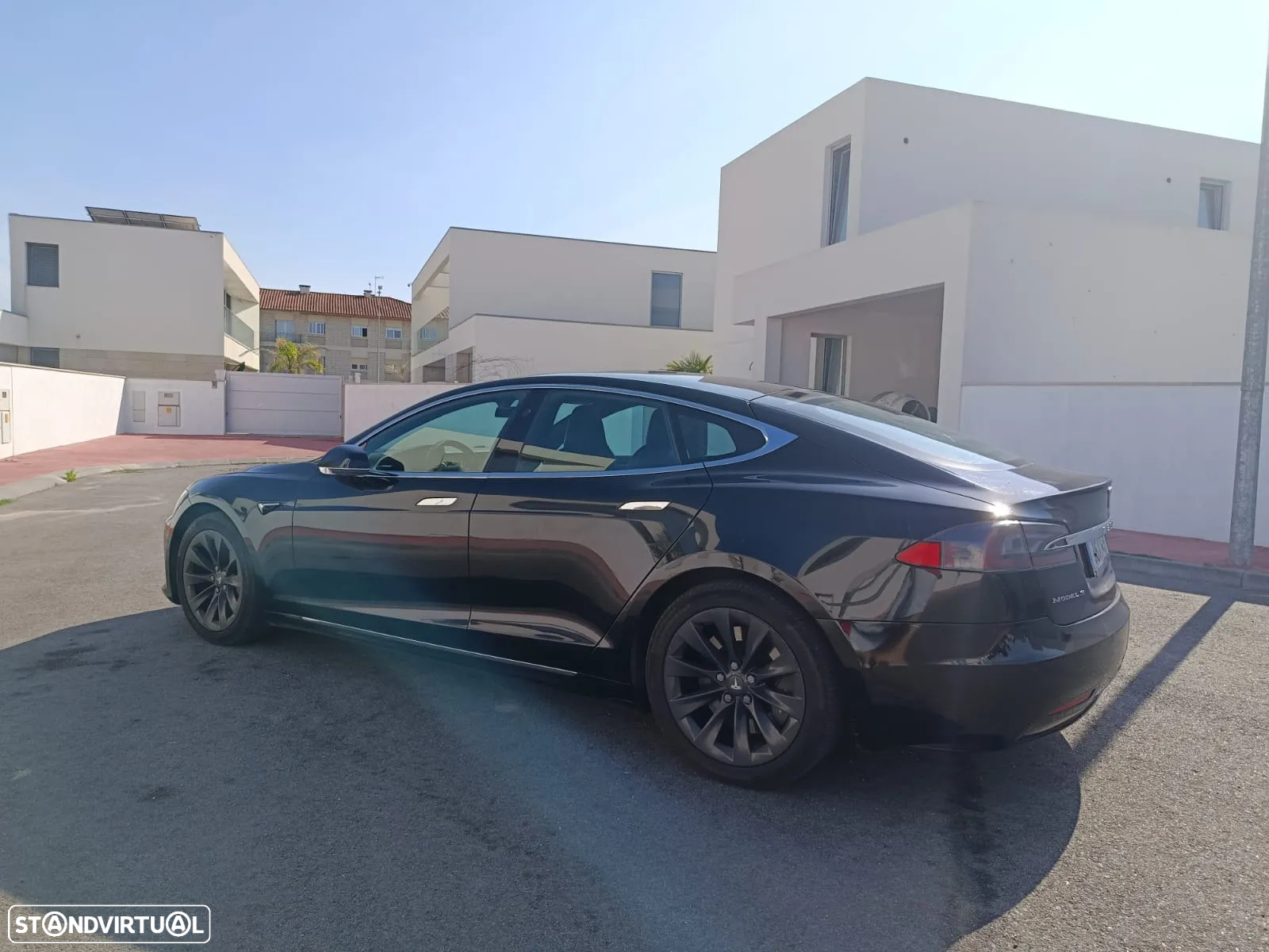 Tesla Model S - 2