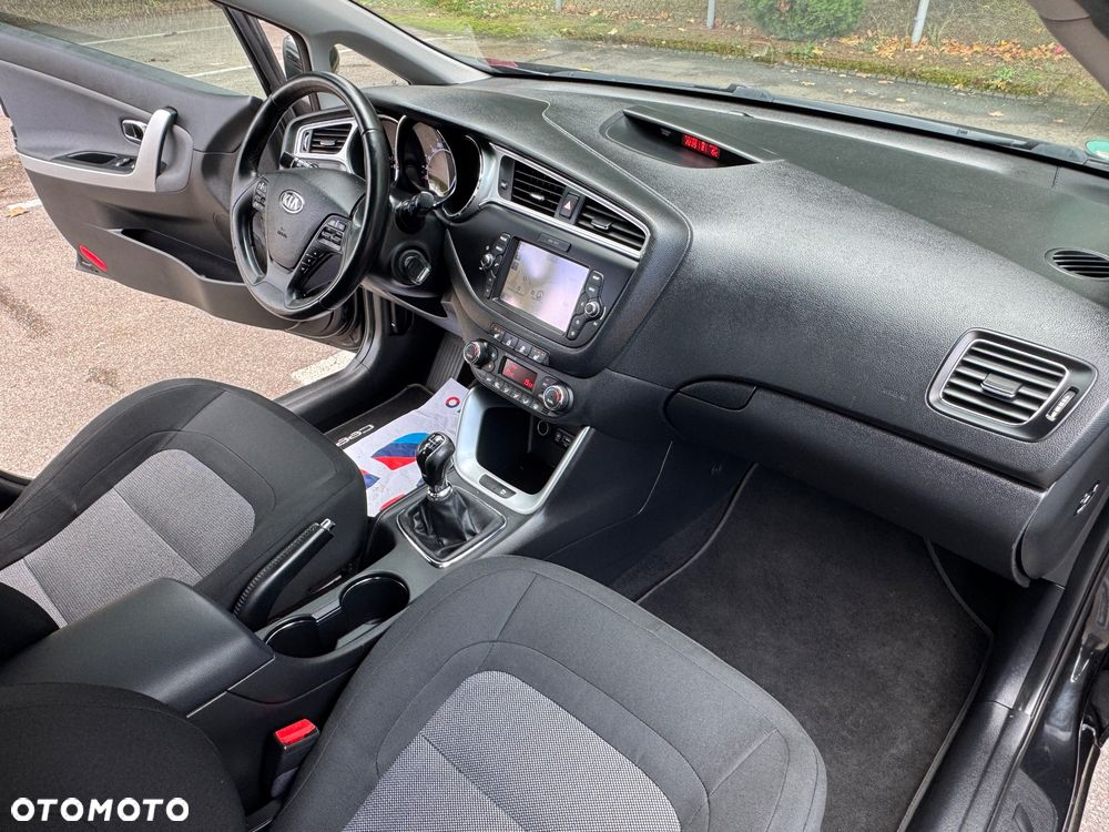 Kia Ceed 1.6 CRDi 136 ISG Dream Team Edition - 22