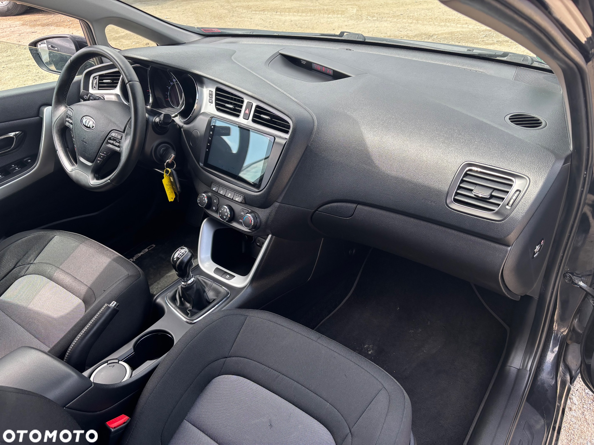 Kia Ceed 1.4 CVVT SW Dream-Team Edition - 23