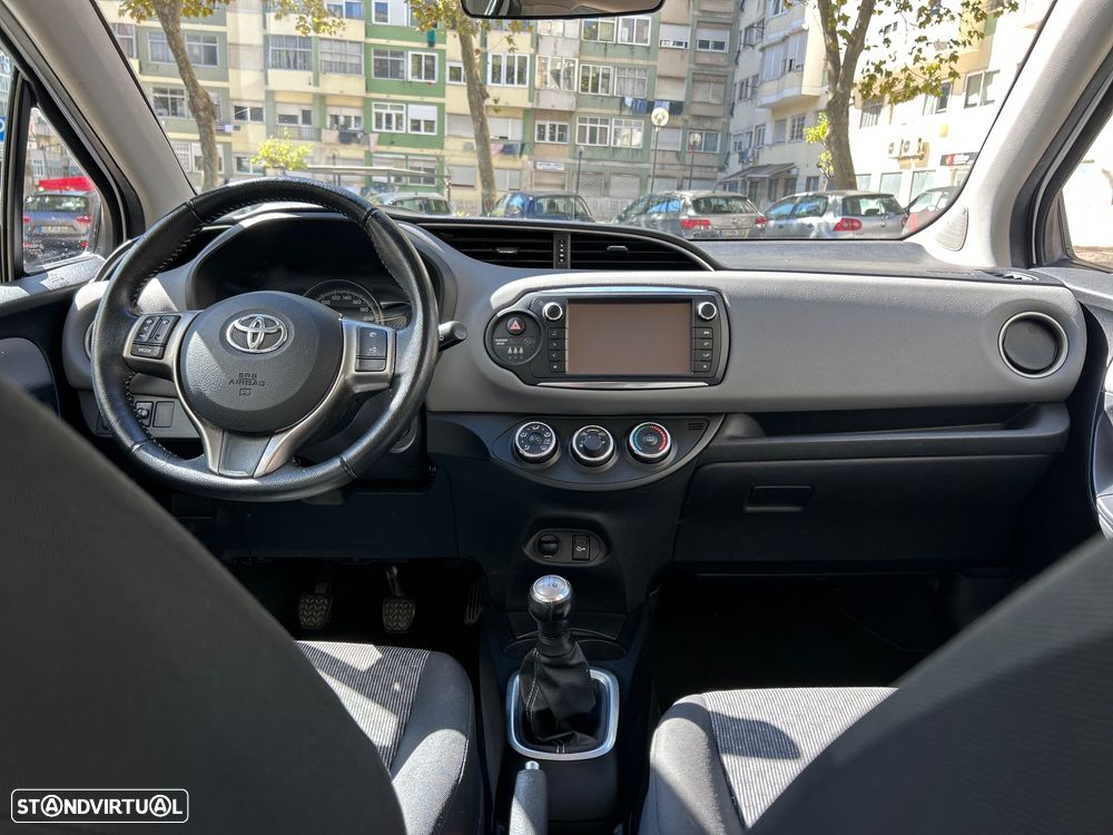 Toyota Yaris 1.0 VVT-i Comfort +PS Style +P.Techno - 5