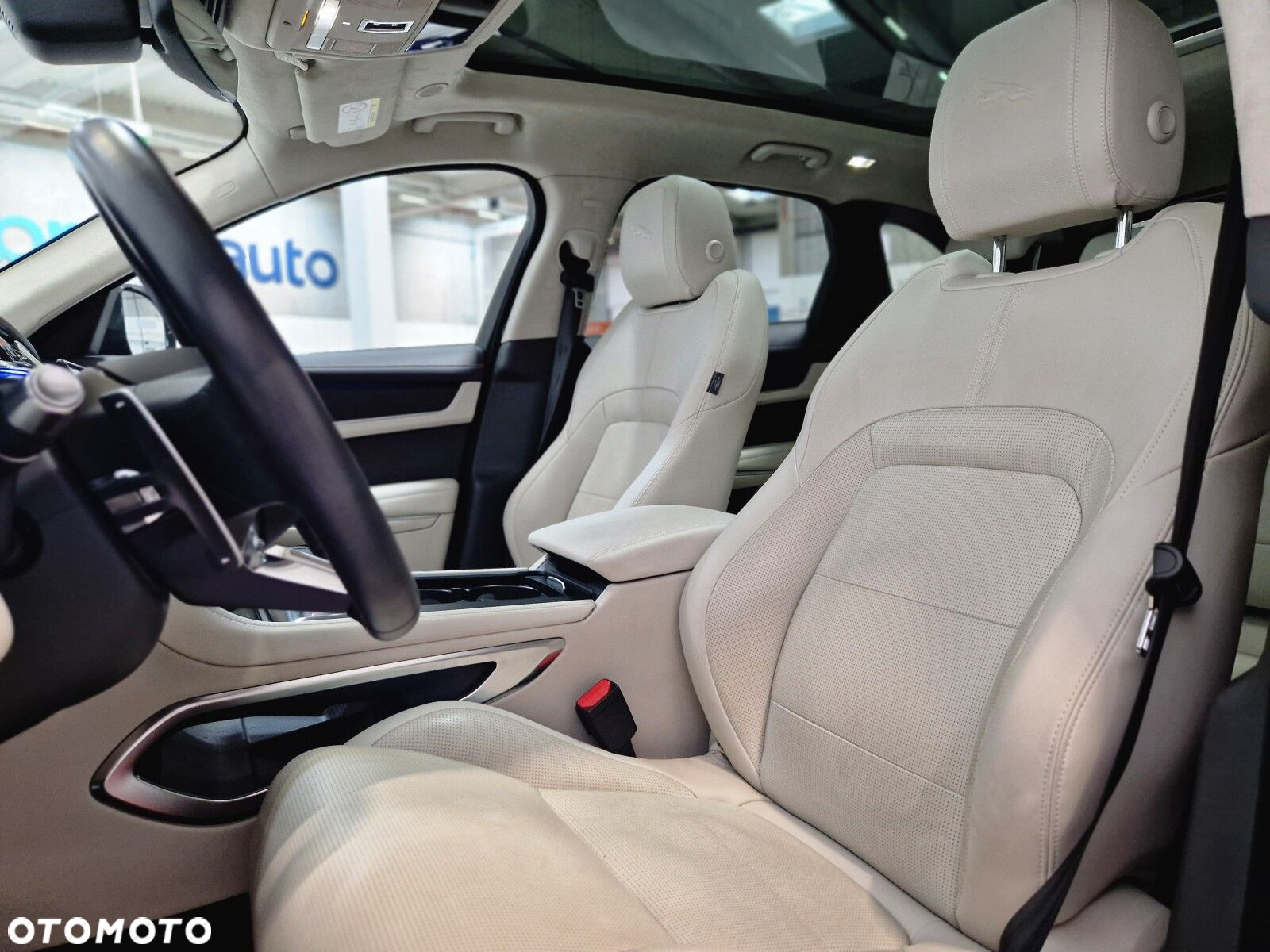 Jaguar F-Pace - 3