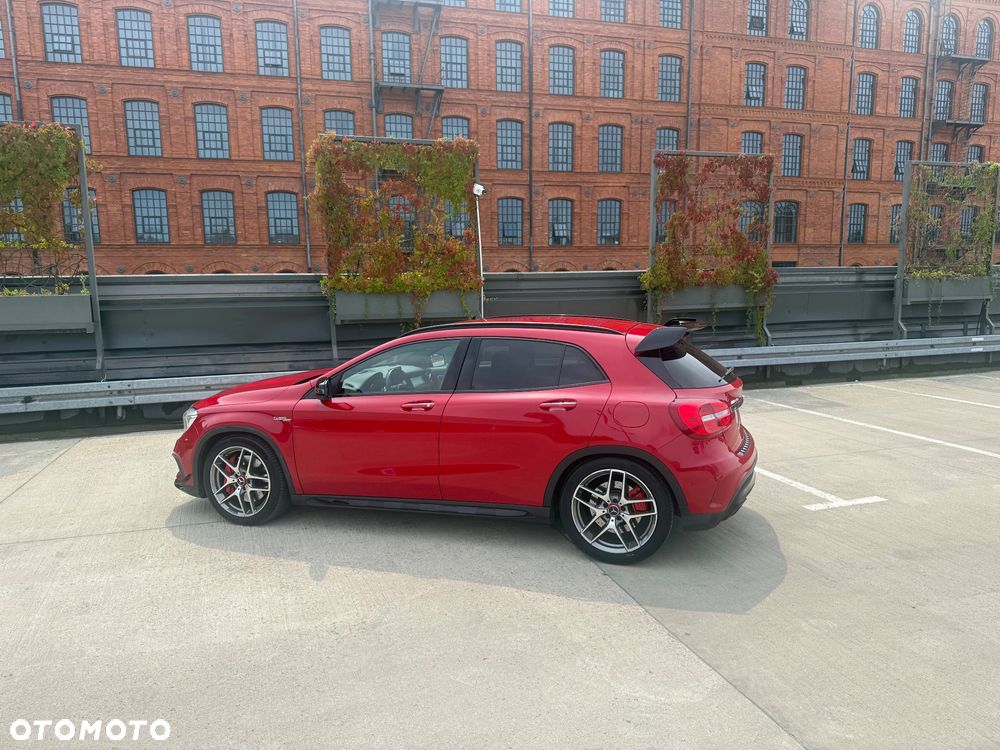 Mercedes-Benz GLA - 18