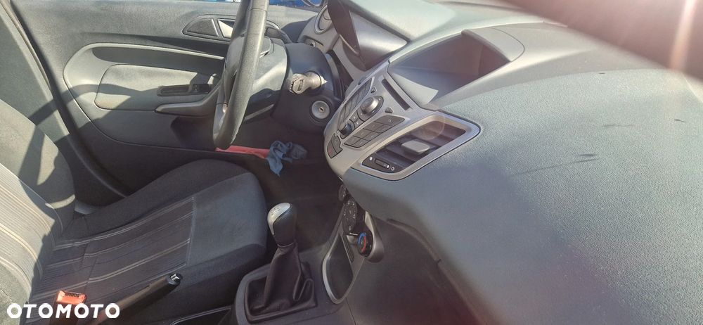 Ford Fiesta - 8